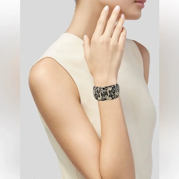 Chanel Resin Carved CC Flowers Bracelet - Picture 2 of 3